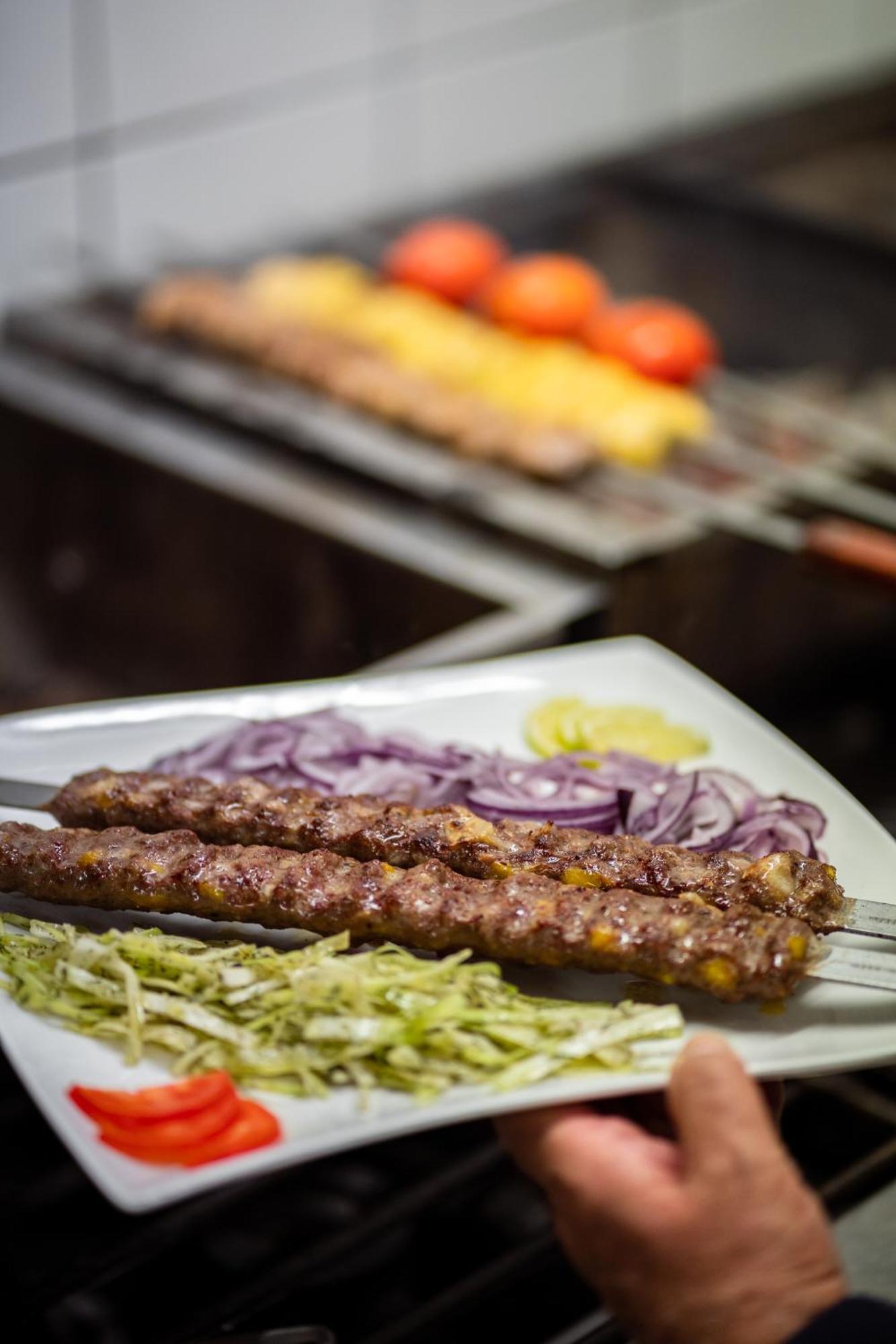 Restaurant Kutchi Hotel *